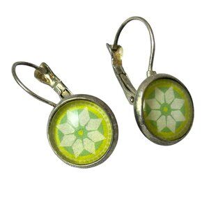 Leverback Earrings Green Geometric Star Pattern Silver Tone